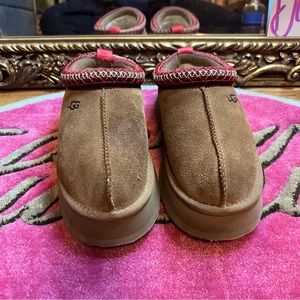 UGG TAZZ PLATFORM IN CHESTNUT